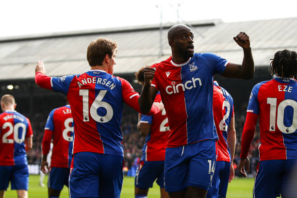 两名球员轮 两名球员轮